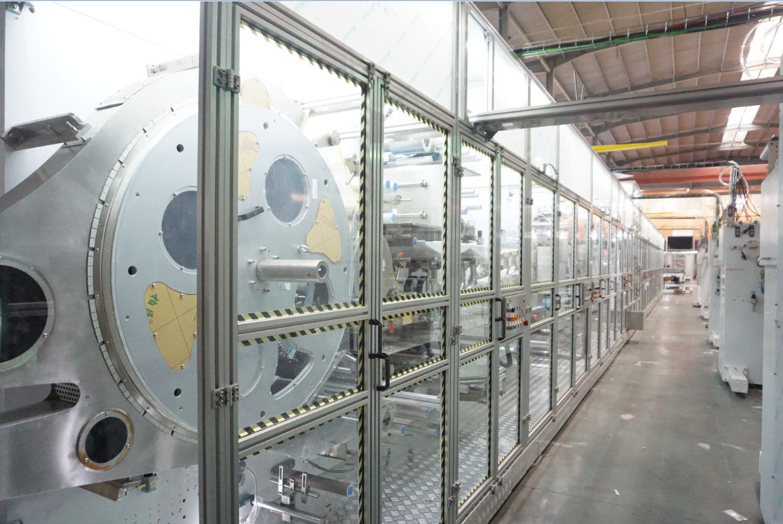Full Servo 600PPM Baby Diaper Machine With Stacker And Bagger